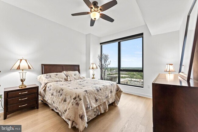 Building Photo - 1650 Silver Hill Dr
