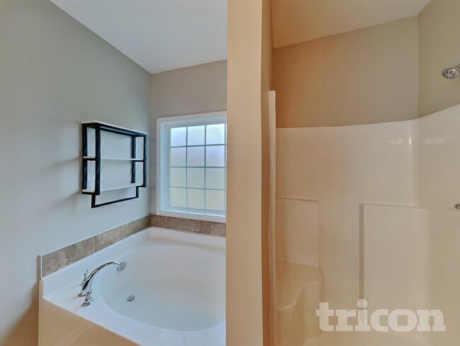 Building Photo - 920 Beverly Ct