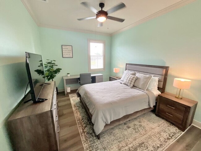 Building Photo - 414 SE 21st Terrace