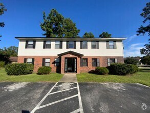 Building Photo - Welcome to Ravenwood!