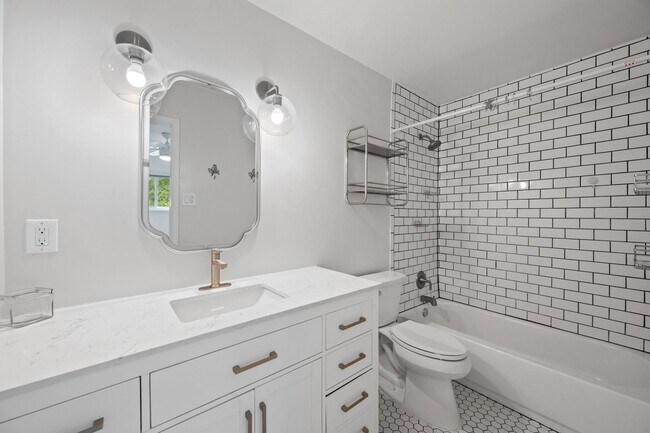 Building Photo - 10240 Longmont Dr