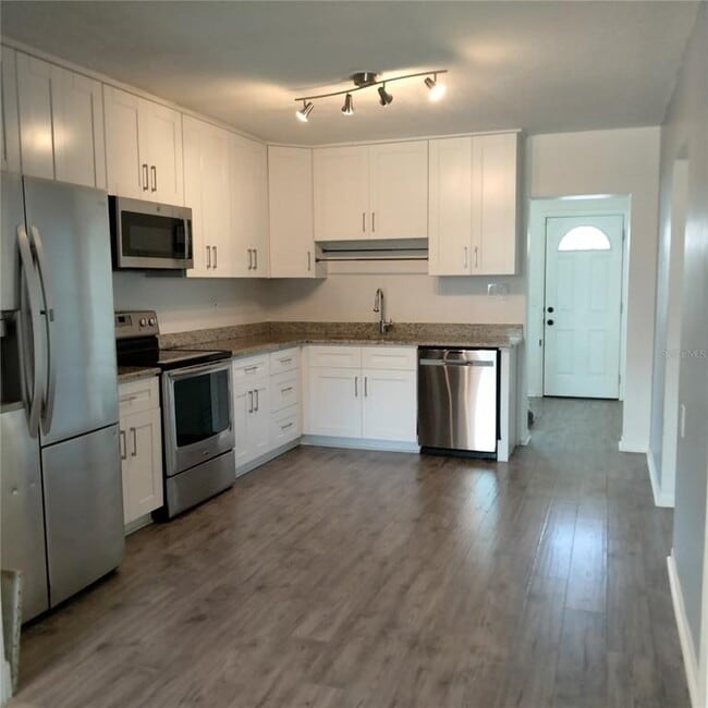 Building Photo - 351 Davenport Ave NE