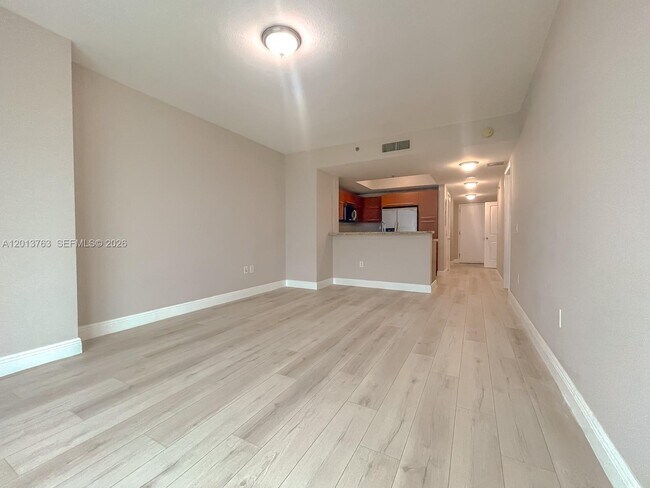 Building Photo - 2681 N Flamingo Rd