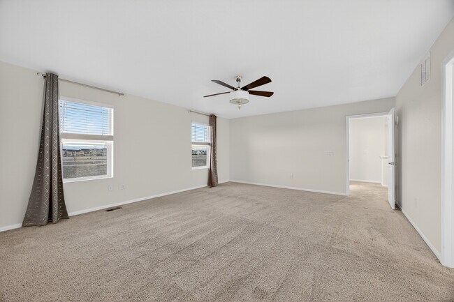 Building Photo - 221 S Quantock St