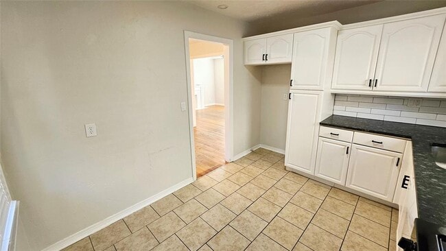 Building Photo - 4013 NW Liberty St