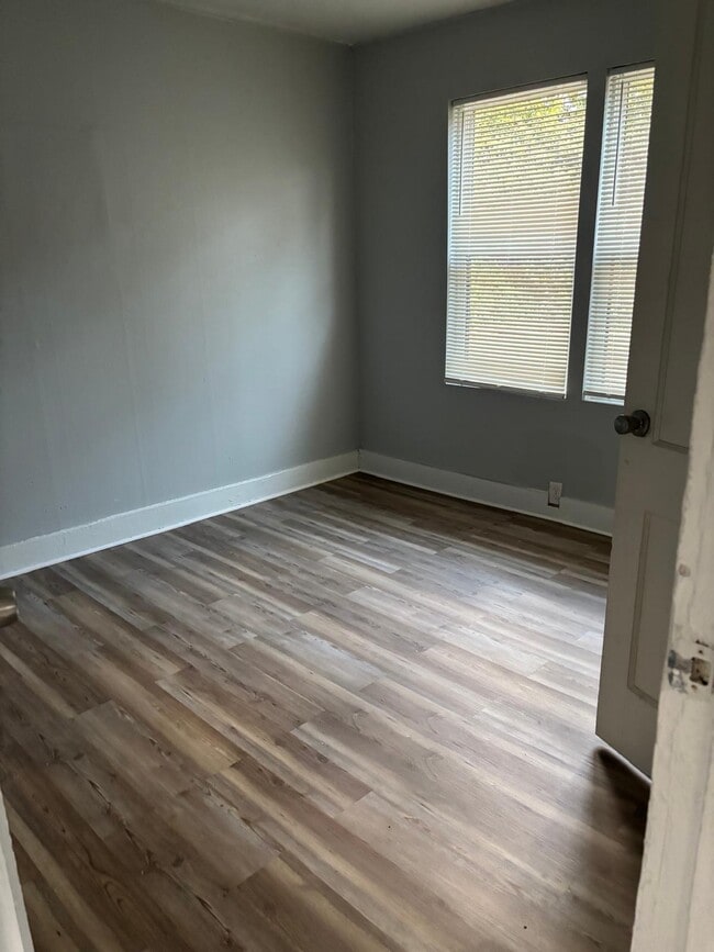 Building Photo - 260 Ryals Ave