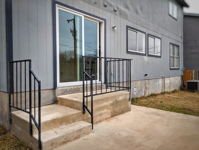 Building Photo - 4507 Sherwood Way