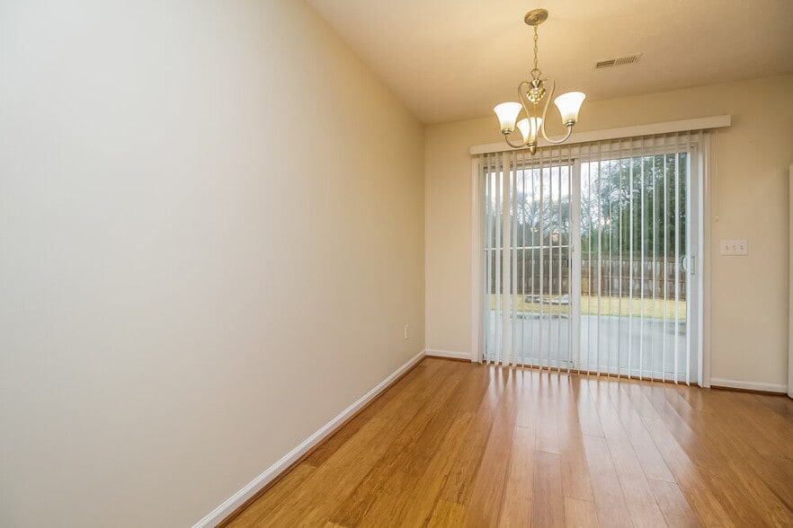 Building Photo - 329 Stewart Springs Dr