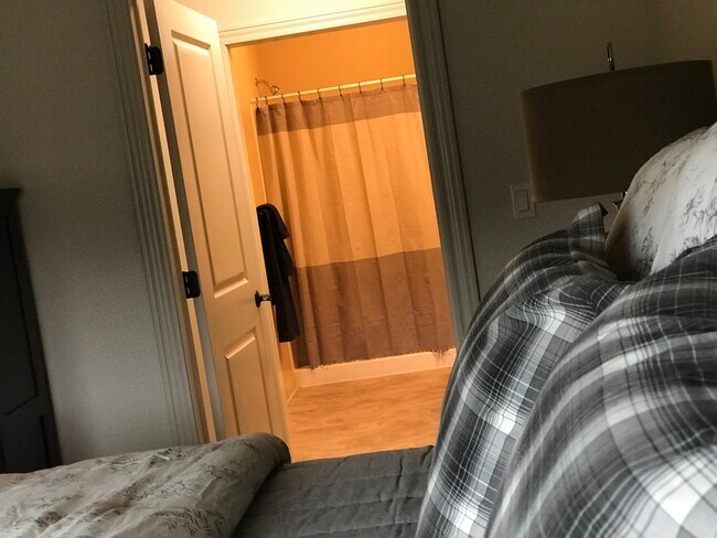 Building Photo - 2810 Bobcat Dr