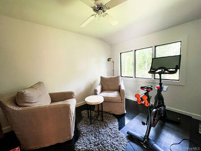 Building Photo - 1045 Wagon Wheel Ln