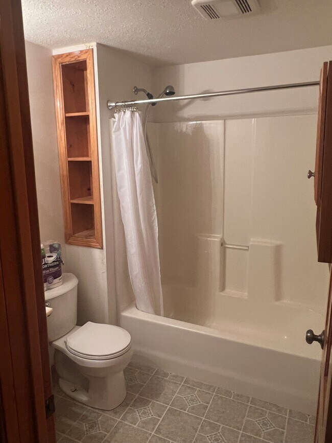 BATH - 3753 S 170th St