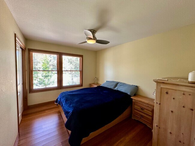 Building Photo - Stunning Running Y Ridge Home with Lake Views – Furnished or Unfurnished!