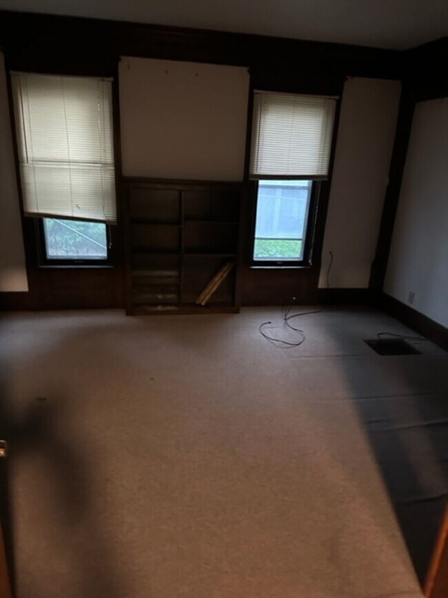 Building Photo - 605 E Buchtel Ave