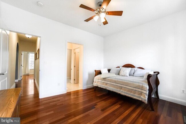 Building Photo - 24900 Fox Run Ln