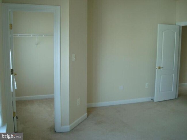 Building Photo - 11445 Fogarty Ct