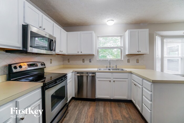 Building Photo - 5951 Ocala Ct