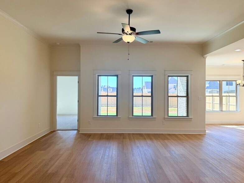 Building Photo - 609 Bristleleaf Path