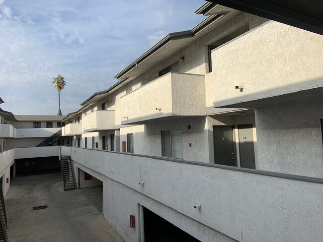 Building Photo - Stepney Apts