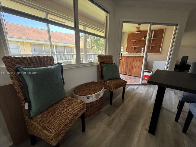 Building Photo - 2634 SE 21st Ct