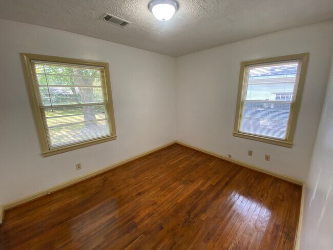 Building Photo - 2914 Ramsey Rd
