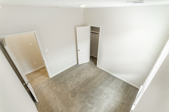 Building Photo - 14717 Pinion Ct