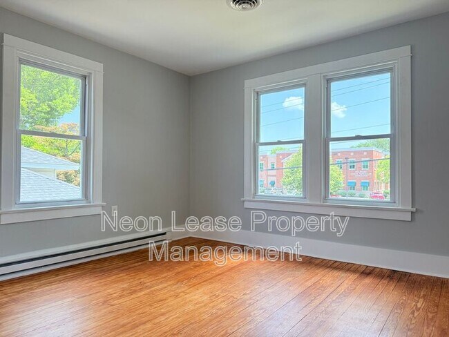 Building Photo - 880 S State St