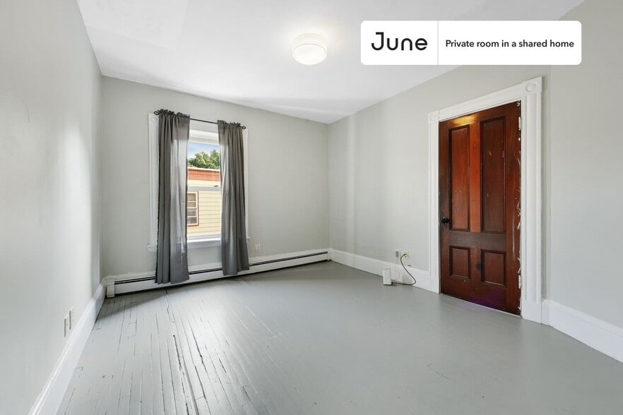 Building Photo - Room in Shared 4 bed/2 bath home in Allston