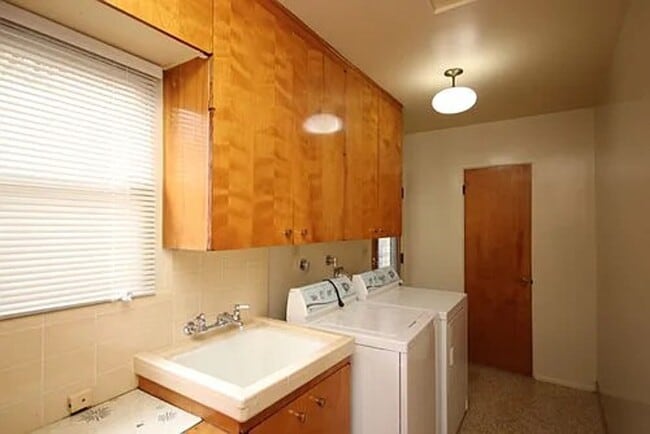 Building Photo - Beautiful 3 bed In Los Angeles