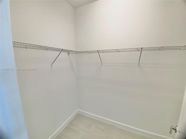 Building Photo - 7879 NW Greenbank Cir