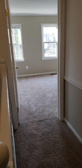 Building Photo - 9164 Broken Oak Pl