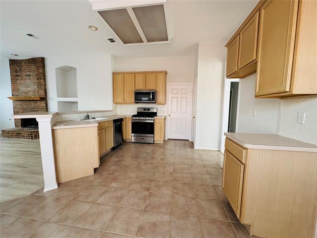 Building Photo - 2704 Aspen Dr