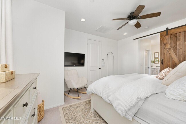 Building Photo - 425 Stratus Ln