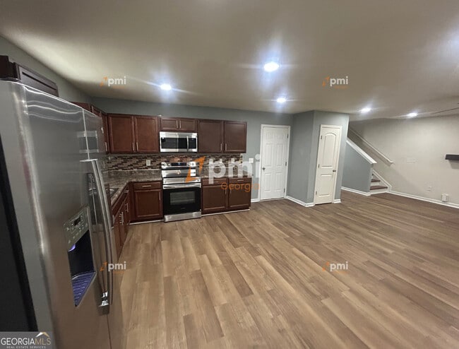 Building Photo - 156 Sourwood Ln