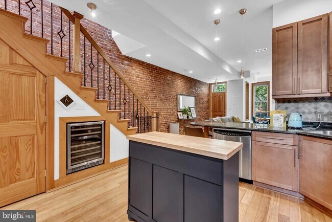 Building Photo - 1810 6th St NW
