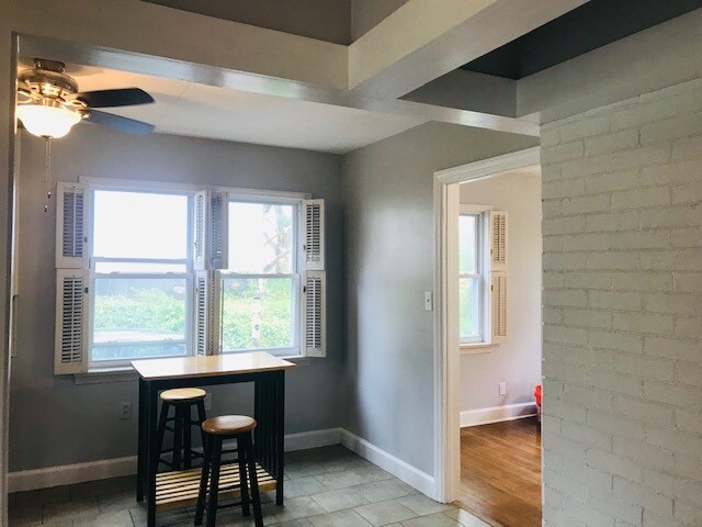 Eat-in kitchen - 212 Evans St