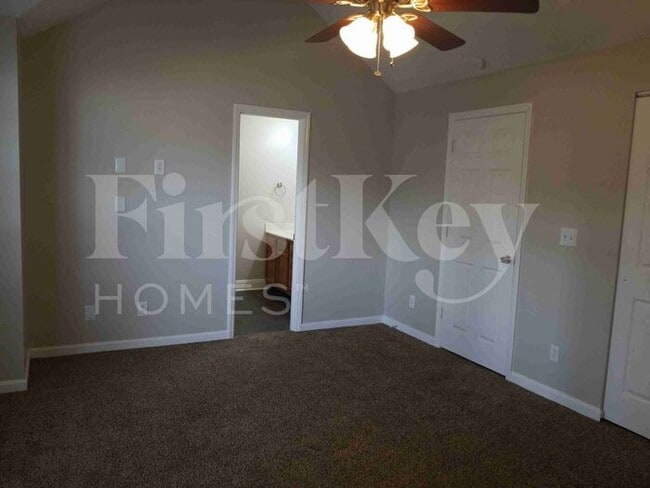 Building Photo - 3380 Chadbury Dr NW