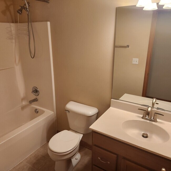 Building Photo - 4636 E Merced St