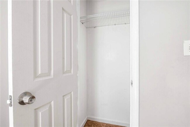 Building Photo - 588 Elle's Wy