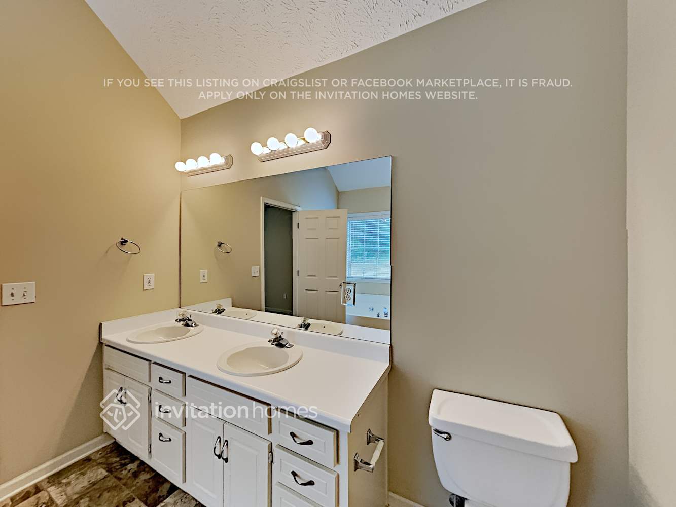 Building Photo - 400 Freedom Dr