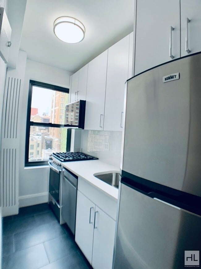 Building Photo - EAST 38 STREET