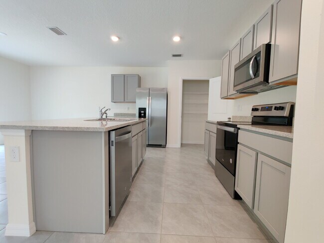 Building Photo - 7527 Cypress Walk Dr