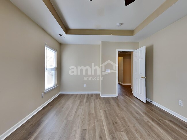 Building Photo - 4954 Bishop Green Ln