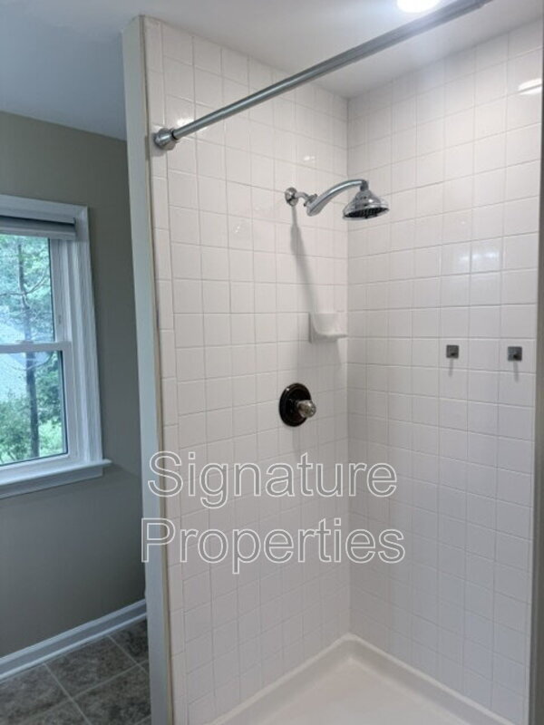 Building Photo - 14709 Mill Spring Dr