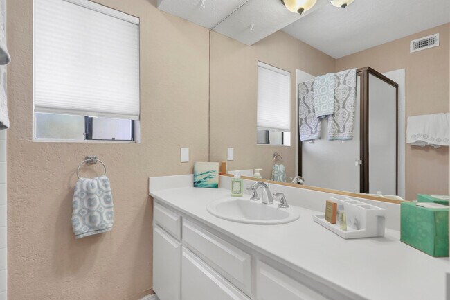 Building Photo - 72816 Mesa View Dr