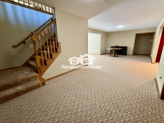 Building Photo - 10445 Fawns Way