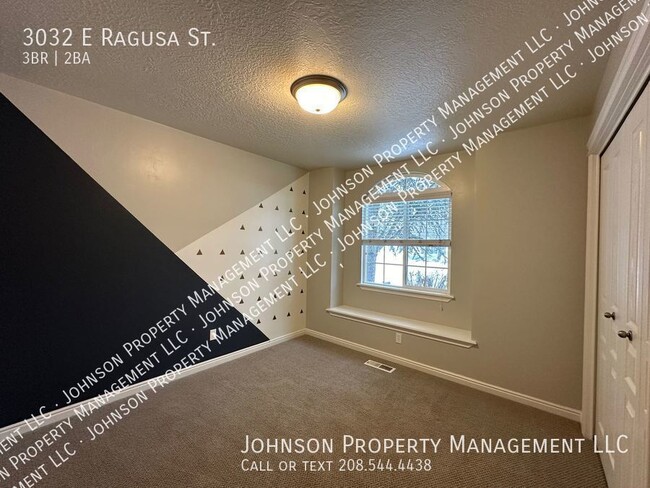 Building Photo - 3032 E Ragusa St