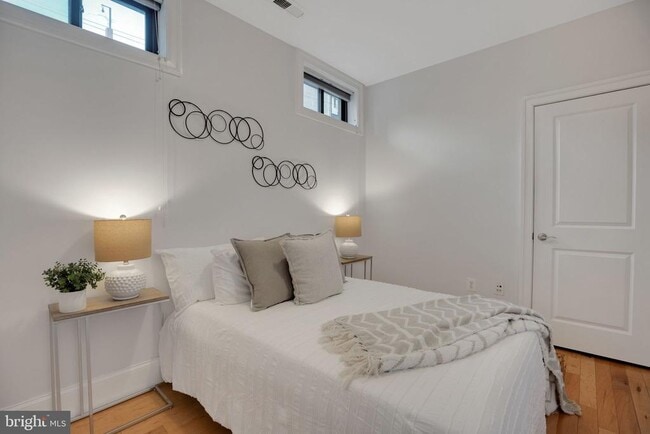 Building Photo - 2106 10th St NW