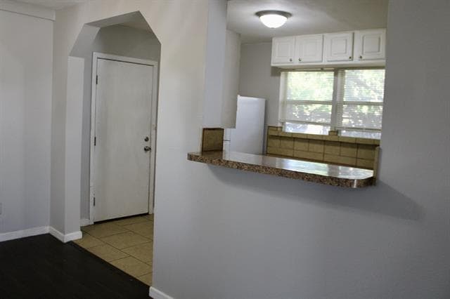 Building Photo - 1227 S Ewing Ave