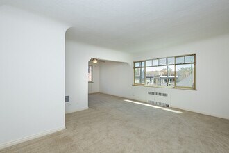 Building Photo - The Grant-Lee