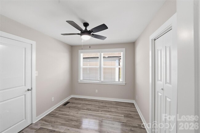 Building Photo - 2301 Shamrock Dr